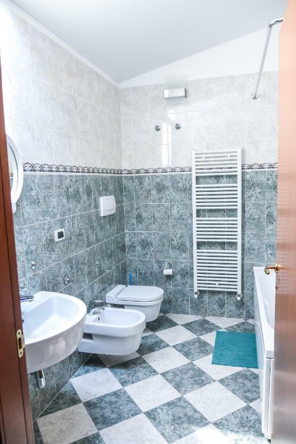 Attic Aries Apartman Montesilvano Marina Kültér fotó