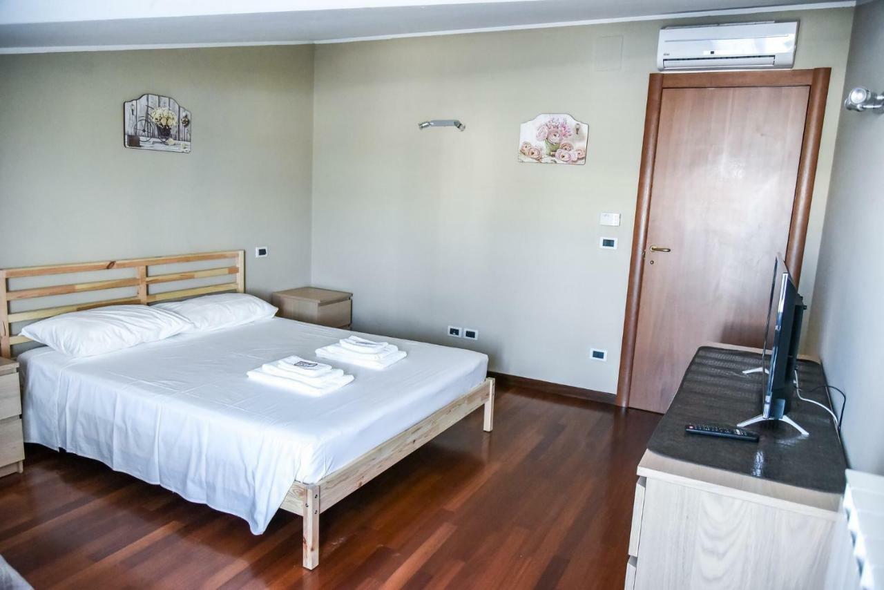 Attic Aries Apartman Montesilvano Marina Kültér fotó